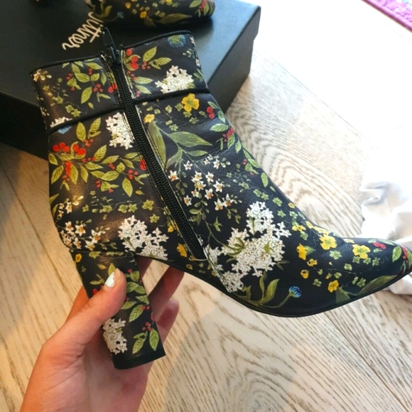 Wittner Floral Heels - Picture 2 of 7